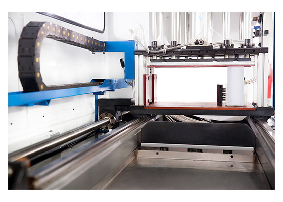 Automatic Feeding CNC Metal Saw Machine 400mm Width Sawing HX - 4015